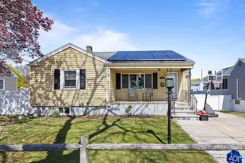 26 Barker Rd, Malden, MA 02148