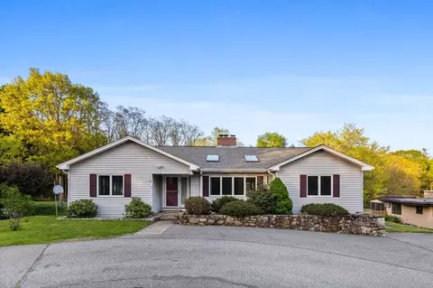 43 Central St, North Reading, MA 01864