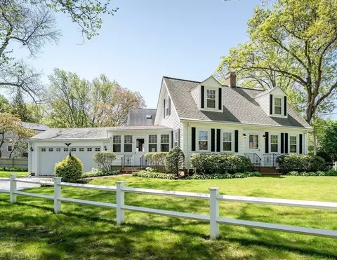 9 Farmcrest Ave, Lexington, MA 02421