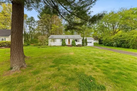 21 Warren St E, Raynham, MA 02767 photo 3