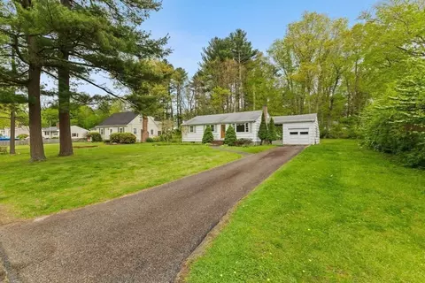 21 Warren St E, Raynham, MA 02767 photo 4