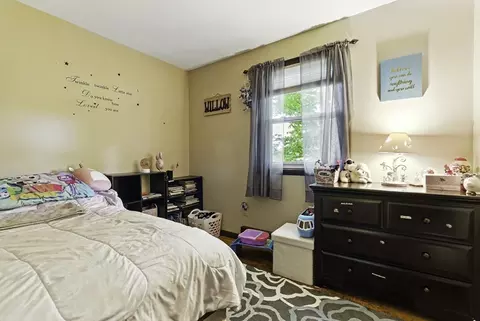Bedroom - 2 Oswald St, Worcester, MA 01607 photo 2 of 3