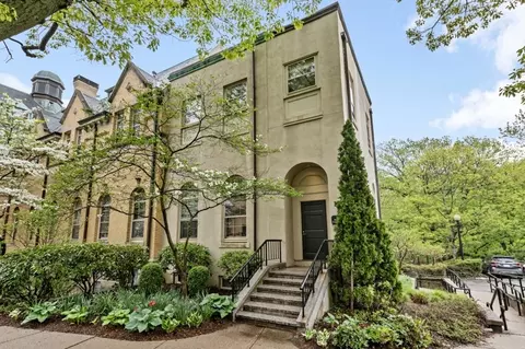 60 Glen Rd #201, Brookline, MA 02445