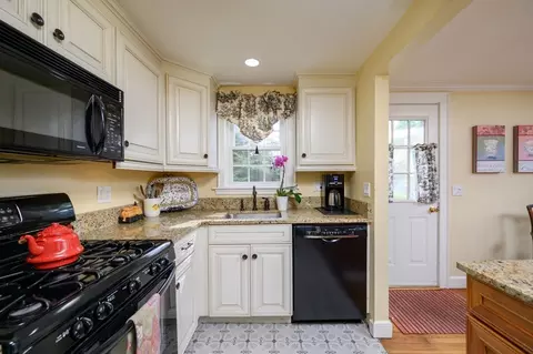 21 Rice Rd, Hingham, MA 02043 photo 6