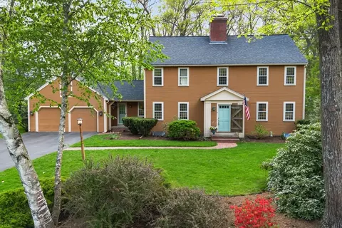 6 Shannon Cir, Westford, MA 01886