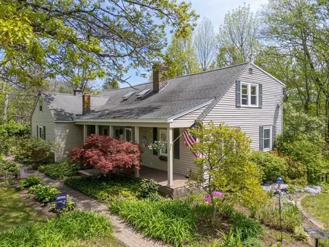 77 Center St, Ashburnham, MA 01430