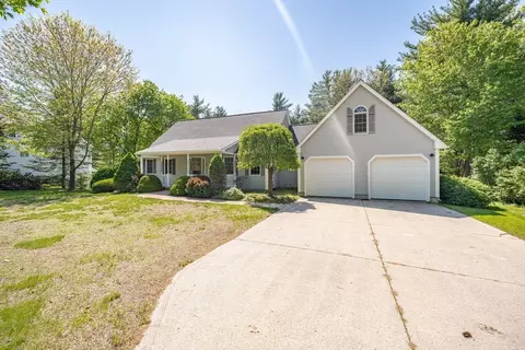 9 Lauren Ln, Southwick, MA 01077