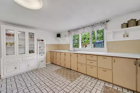 5 Benson Ave, Saugus, MA 01906 photo 6