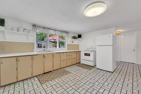 5 Benson Ave, Saugus, MA 01906 photo 5
