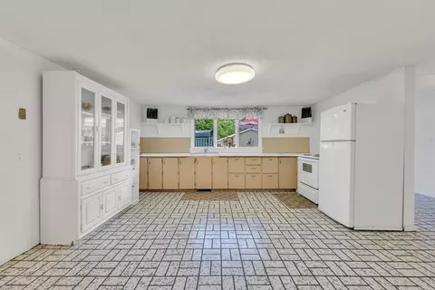 5 Benson Ave, Saugus, MA 01906 photo 4