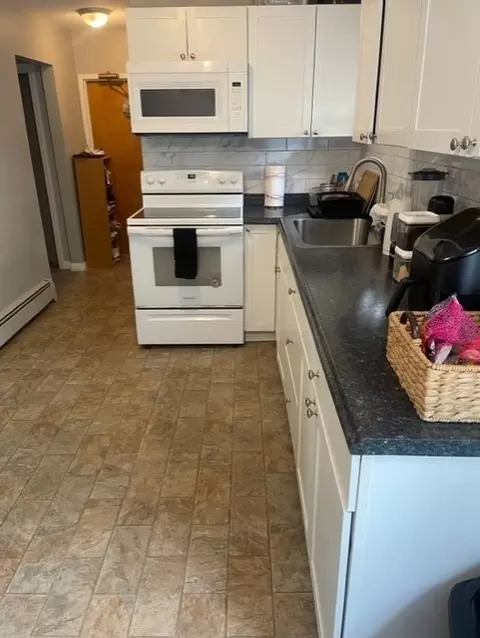28 Clark St, Danvers, MA 01923 photo 5