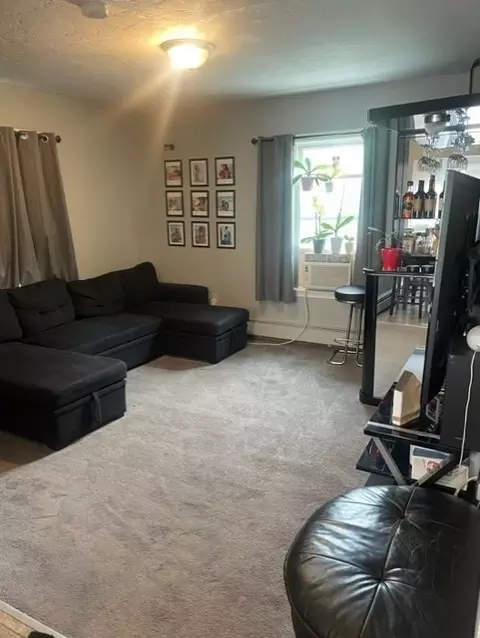 28 Clark St, Danvers, MA 01923 photo 4