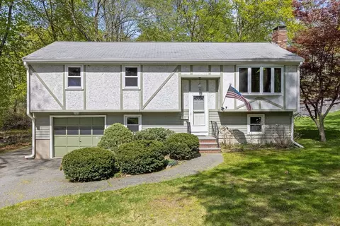 62 Brook St, Wakefield, MA 01880