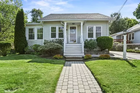 16 Longmeadow Ave, Worcester, MA 01606