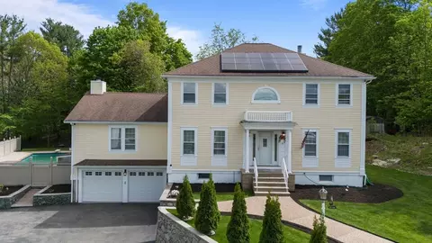 87 Hammersmith Dr, Saugus, MA 01906