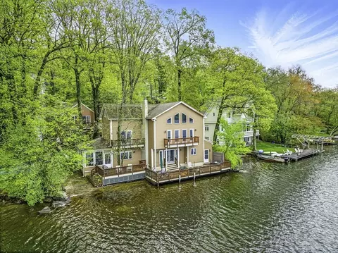 28 Downey St, Hopkinton, MA 01748