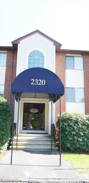 2320 Skyline Dr #14, Lowell, MA 01854