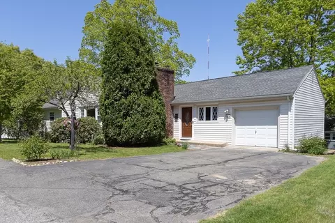 51 Avon Cir, Needham, MA 02492 photo 2