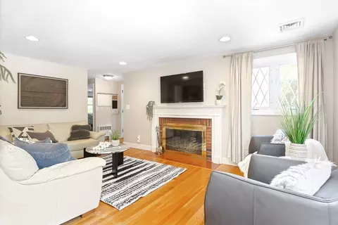 51 Avon Cir, Needham, MA 02492 photo 5