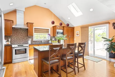 51 Avon Cir, Needham, MA 02492 photo 10