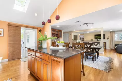 51 Avon Cir, Needham, MA 02492 photo 11