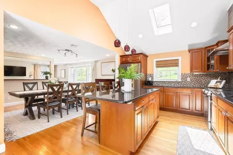 51 Avon Cir, Needham, MA 02492 photo 13