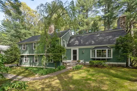 6 Smith Farm Trl, Lynnfield, MA 01940