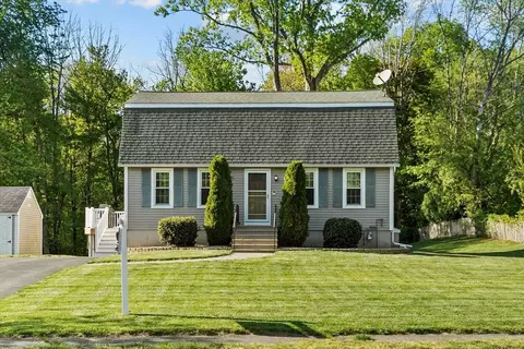 9 Buckingham Ln, Haverhill, MA 01835