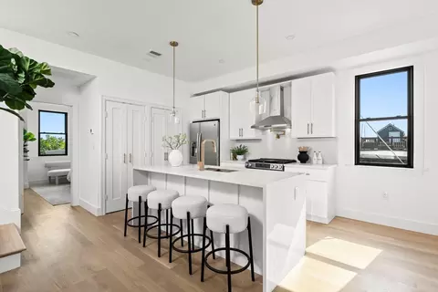 100 Bennington St #4, Boston, MA 02128
