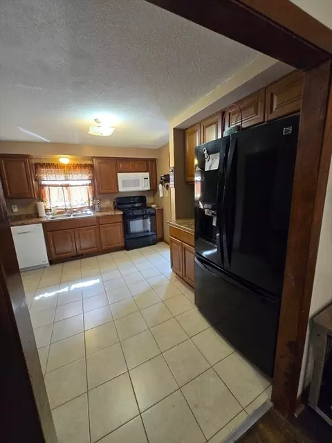 4 Carlisa Dr, Fall River, MA 02723 photo 9