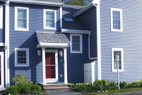 23 Hobart Ln #23, Rockland, MA 02370