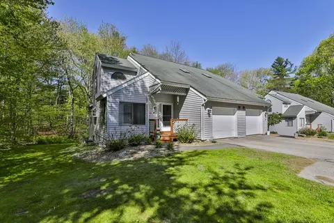 8 Overlook Dr #8, Atkinson, NH 03811