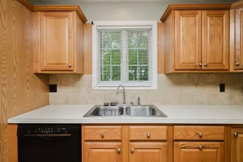 99 Napoleon St, Fall River, MA 02721 photo 11