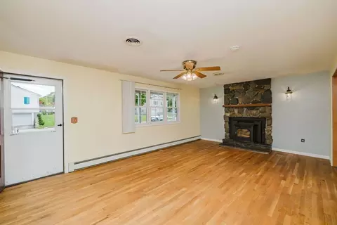 99 Napoleon St, Fall River, MA 02721 photo 5