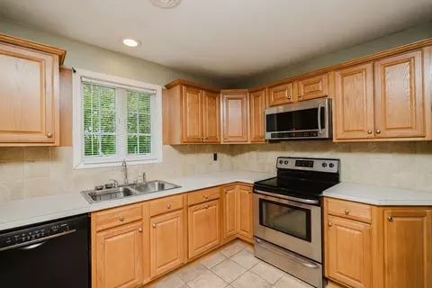 99 Napoleon St, Fall River, MA 02721 photo 10