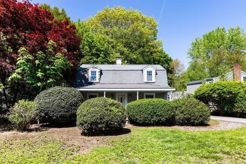 5 Coolidge Rd, Reading, MA 01867 photo 2