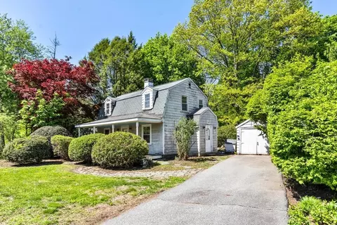 5 Coolidge Rd, Reading, MA 01867