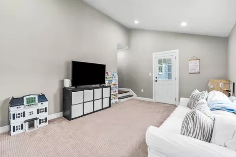 45 Rivard Rd, Needham, MA 02492 photo 11