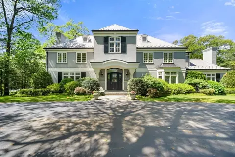 Exterior - 11 Greylock Rd, Wellesley, MA 02481 photo 2 of 6