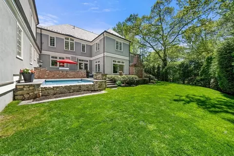 Exterior - 11 Greylock Rd, Wellesley, MA 02481 photo 6 of 6