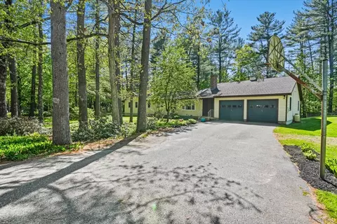 1 Quail Roost Dr, Sterling, MA 01564