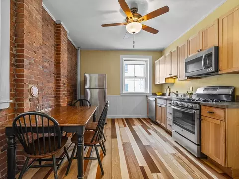 457 Washington St #4, Newton, MA 02458