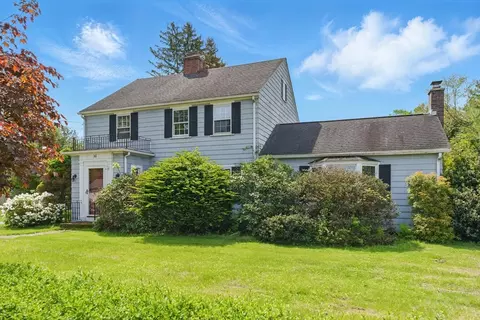 56 Springfield St, Wilbraham, MA 01095