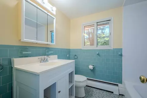 Bath - 60 Brooks, Maynard, MA 01754 photo 1 of 1