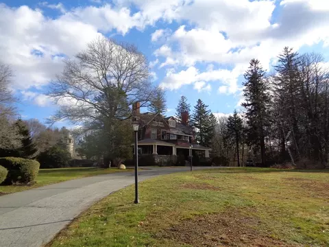 156 Chestnut St #4, North Andover, MA 01845