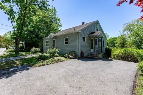 22 Centre St, Danvers, MA 01923 photo 2