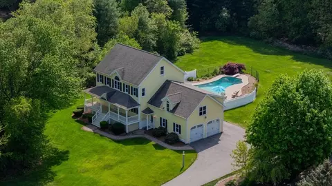 50 Autumn Rd, Wrentham, MA 02093