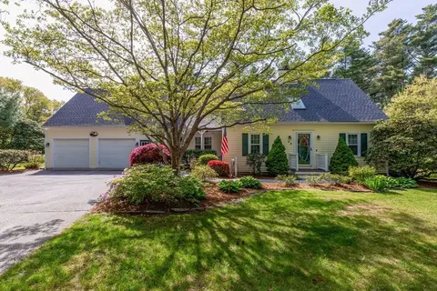 32 Cabot Cir, Plymouth, MA 02360