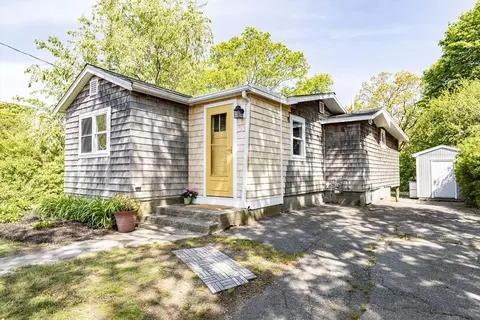 37 Raleigh Rd, Weymouth, MA 02189