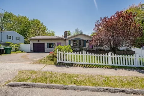 57 Parenteau Dr, Chicopee, MA 01020